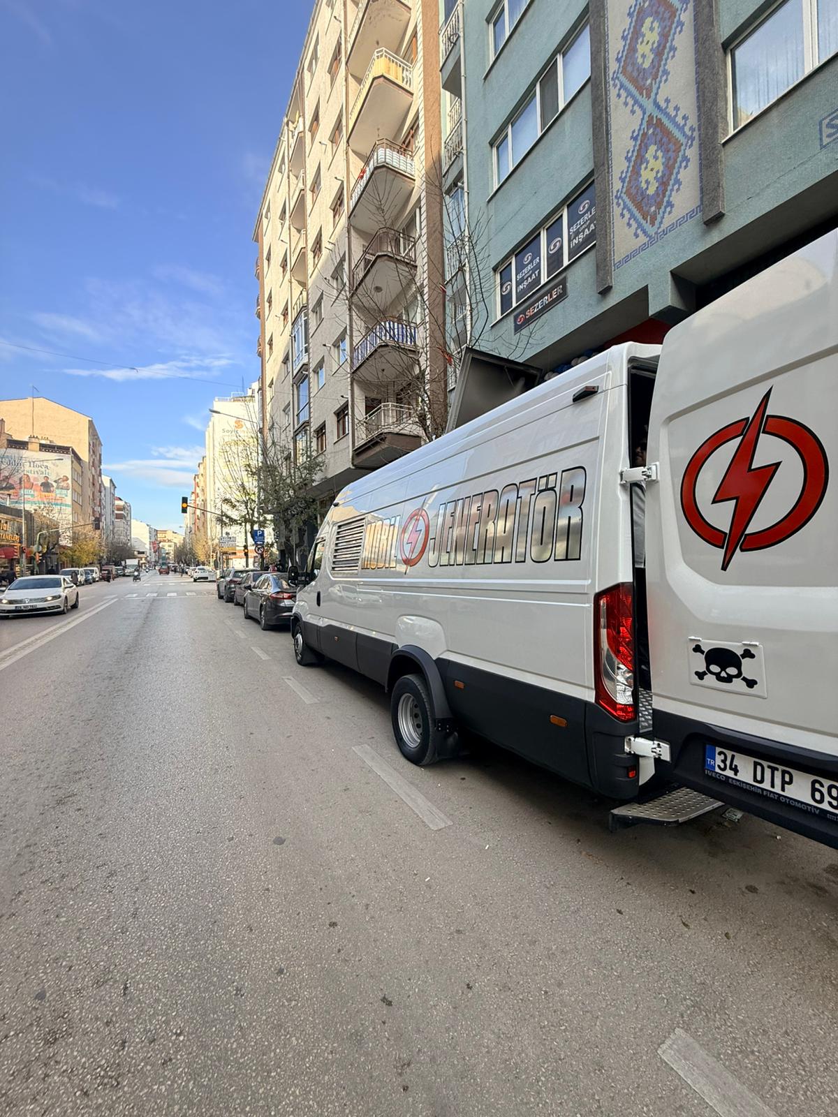 Güçlü mobil jeneratör araçları